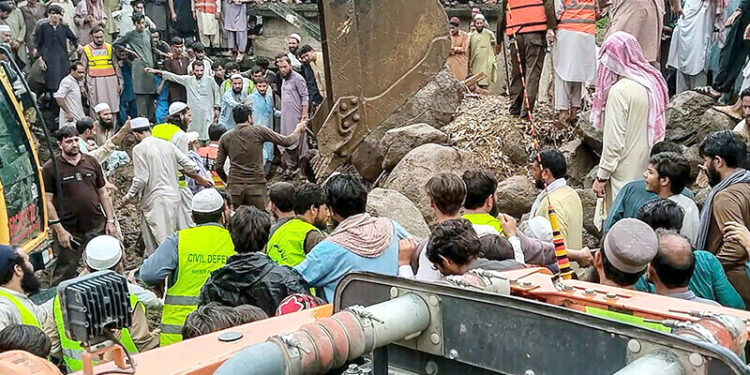 طوفانی بارش اور بادل پھٹنے سے 307 افراد کی موت