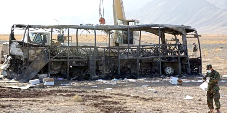 مسافر بس کو حادثہ میں 25 افراد ہلاک