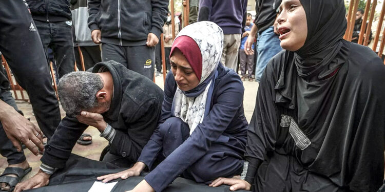 امداد کے منتظر فلسطینیوں پرفضائی حملے  مزید 74 فلسطینی شہید