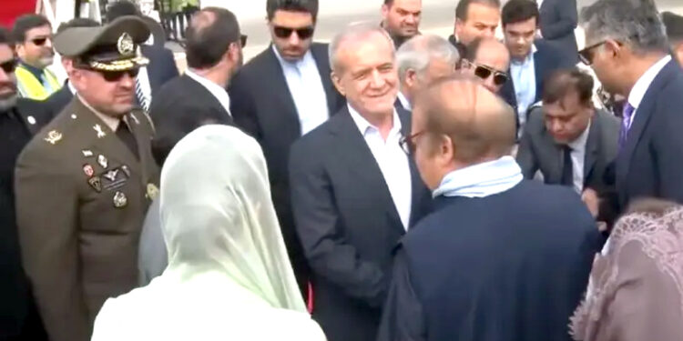 ایرانی صدر مسعود پز شکیان کی پاکستان آمد، لاہور میں پرتپاک استقبال