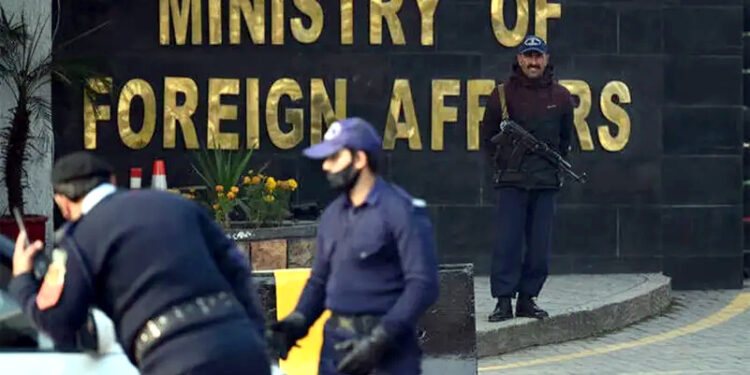 یوکرین تنازع میں پاکستانی شہریوں کے ملوث ہونے کا الزام بے بنیاد