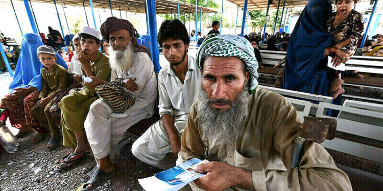 پاکستان نے مقررہ تاریخ سے قبل ہی افغان مہاجرین کی ملک بدری شروع کردی: اقوام متحدہ