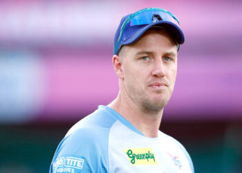 پچ کی صورتحال انتخاب کی رہنمائی کرے گی: مورکل