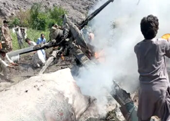 پاک فوج کا ایم آئی17 ہیلی کاپٹر گر کر تباہ