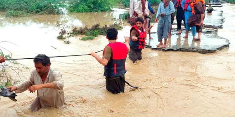 16 لاکھ افراد کو شدید سیلاب سے بچانے کی کوششیں جاری