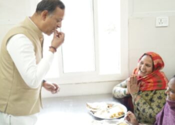 اٹل بہاری واجپائی کی یوم پیدائش پر دہلی کے باشندوں کو اٹل کینٹین تحفے میں دی گئی
