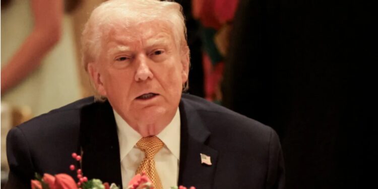 ’بائیں بازو کے کچرے‘ کو بھی کرسمس مبارک: ٹرمپ