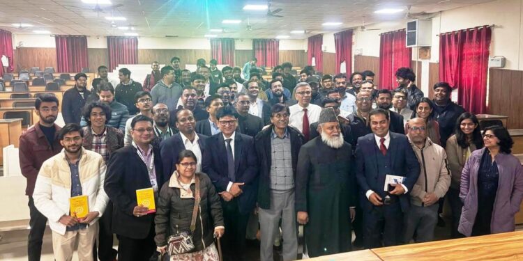 اے ایم یو ذاکر حسین کالج آف انجینئرنگ اینڈٹکنالوجی میں 2000 انجینئرنگ بیچ کی سلور جوبلی ری یونین منعقد
