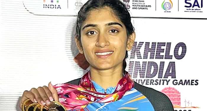 میناکشی روہیلا نے اپنی کامیابی میں والد کی محنت اور عزم کو قرار دیا