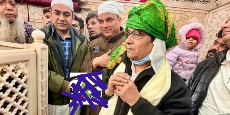 بالی ووڈ ایکٹر درگاہ صابر پاک میں حاضری دینے کلیر شریف پہنچے