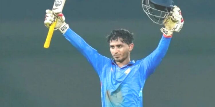 امن موکھڈے نے ایک روزہ کرکٹ میں سب سے تیز ایک ہزاررن کا ریکارڈ برابر کیا