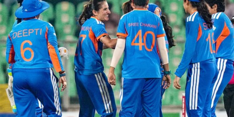 ہندوستان کی خواتین کی پانچ ٹونٹی ٹونٹی میچوں کی سریز میں تیسری کلین سوئپ