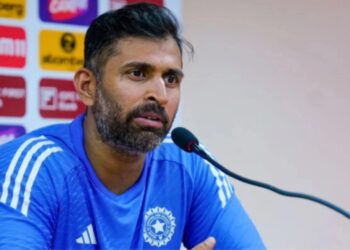 بیٹنگ آرڈر میں تبدیلی کا فیصلہ ناکام رہا: نائر