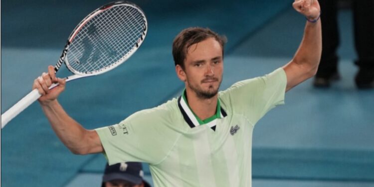 آسٹریلین اوپن: ڈینیئل میدویدیف ابتدائی مشکلات کے بعد تیسرے راؤنڈ میں پہنچ گئے