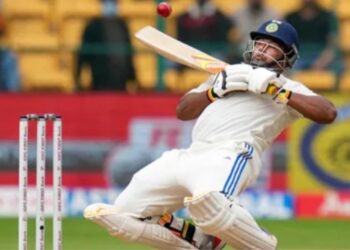 سرفراز خان کا دھماکہ: 75 گیندوں پر 157 رنز،مشیر بھی چلے، ممبئی کا 444 رنز کا ہمالیائی اسکور