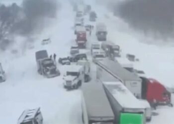 امریکہ  کی سڑکیں بن گئیں موت کی شاہراہ