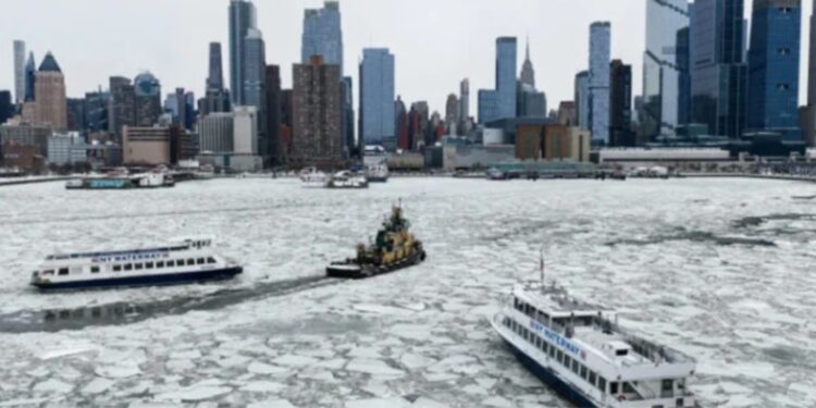 امریکہ میں سردیوں کے طوفان سے ہلاکتیں 70 سے زیادہ ہو گئیں