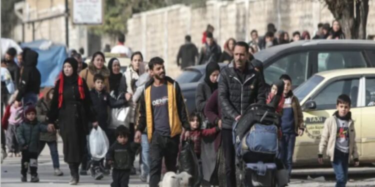 شام نے حلب میں شہریوں کو محفوظ علاقوں تک نکالنے  کے لیے دو انسانی راہداریاں دوبارہ کھول دیں