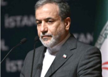 عراقچی کا ڈیووس کی دعوت کی منسوخی پر سخت رد عمل کا اظہار