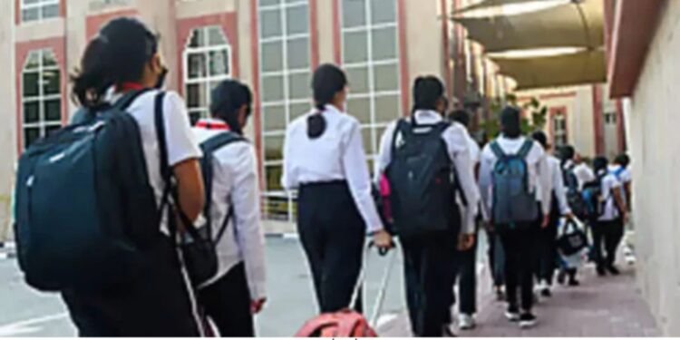 کویت میں رہائشی علاقوں میں قائم اسکول بند کرنے کا فیصلہ