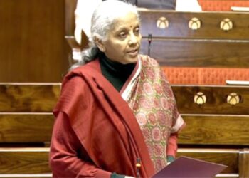 بجٹ اجلاس: لوک سبھا اور راجیہ سبھا میں اقتصادی جائزہ  پیش، دونوں ایوانوں کی کارروائی یکم فروری تک ملتوی