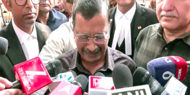 شراب گھوٹالہ معاملہ میں سابق وزیر اعلیٰ اور سابق نائب وزیر اعلیٰ کو