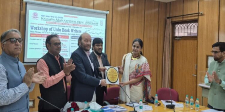 اردو اور دیگر زبانوں میں درسی کتب کی تیاری کے لئے چھ ہزار کروڑ کا بجٹ