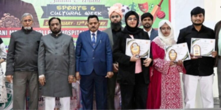 علم اور کھیل دونوں ہی انسان کی شخصیت کو نکھارتے ہیں