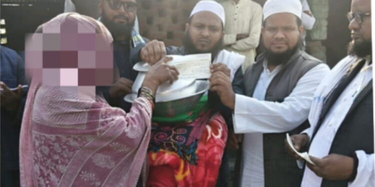 شاہ پور پرتھوی پٹی بلاک سرائے گڑھ ضلع سوپول میں امارت شرعیہ کی جانب سے آتشزدگان کے درمیان ریلیف تقسیم