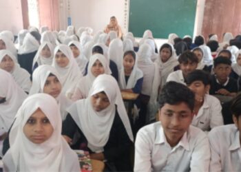 بہارشریف میں اردو مڈل اسکول بلخی خانقاہ میں عمارت کا بحران،400 سے زائد بچے دو کمروں میں پڑھنے پر مجبور