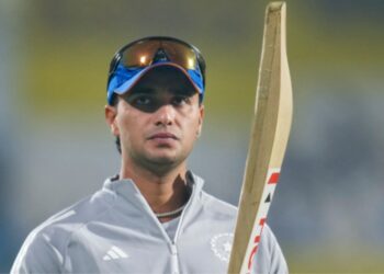 ابھیشیک شرما کو ہسپتال سے چھٹی مل گئی، نمیبیا کے خلاف شرکت کا فیصلہ کل