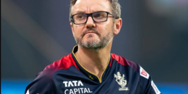 اپنے وطن کے خلاف کسی دوسرے ملک کی نمائندگی کرنا آسان نہیں : مائیک ہیسن