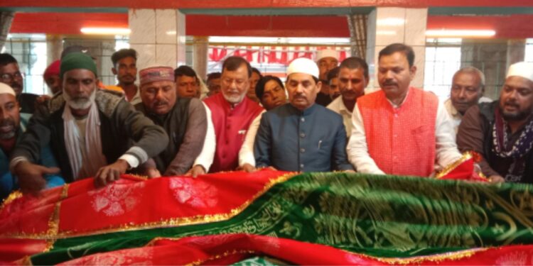 سید شہنواز حسین کی حضرت داتا منگن شاہؒ کے مزار پر حاضری، چادر پوشی اور ملک میں امن و بھائی چارے کی دعا