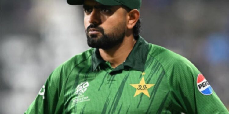 بابر اعظم سے ‘نجات کا وظیفہ بتا دیں، رمضان لائیو پروگرام میں کالر کا مولانا سے غیر متوقع سوال