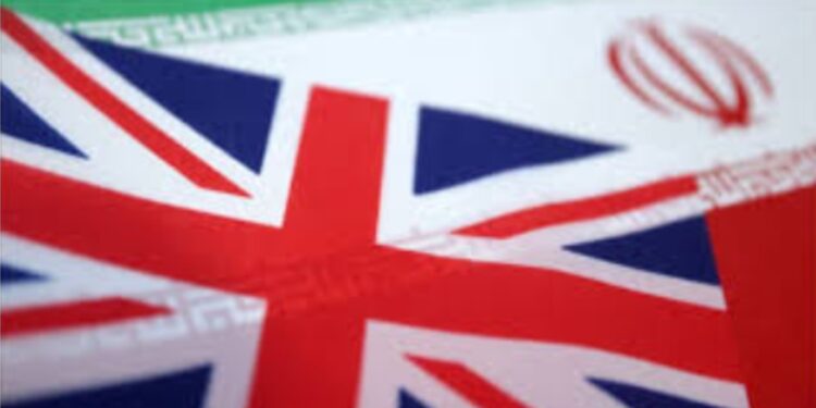 برطانیہ کی مظاہرین کی ہلاکتوں پر ایرانی شخصیات پر نئی پابندیاں