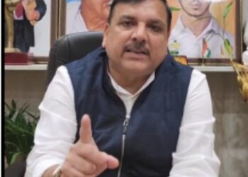 امریکہ کے آگے جھکے مودی، کسانوں اور عوام پر مہنگائی تھوپنے والی ٹریڈ ڈیل