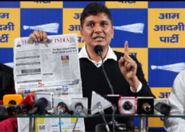 بی جے پی بتائے، وزیرِ تعلیم آشیش سود کا اے پی جے اسکول سے کیا رشتہ ہے؟