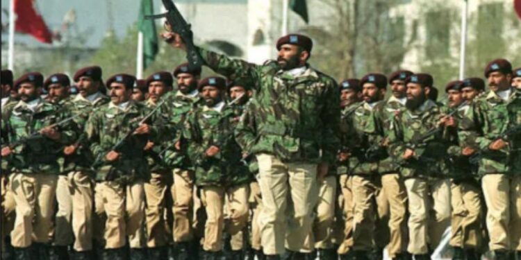 پاکستانی فورسز پر بڑے پیمانے پر چھاپوں کا الزام، اہل خانہ کا بلوچستان بھر میں لاپتہ ہونے کا دعویٰ