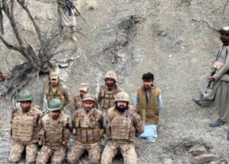 قابض فوج کے 7 اہلکار تحویل میں ہیں، جنگی قیدیوں کے تبادلے کیلئے ایک ہفتے کی مہلت دیتے ہیں : بی ایل اے