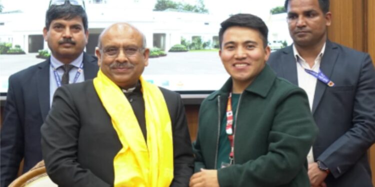 ترقی یافتہ ہندوستان کا راستہ نوجوان شہریوں کے ذہنوں اور دلوں سے ہو کر گزرتا ہے