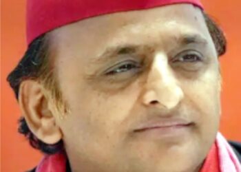 اکھلیش یادو کا سرکاری اسکولوں کو بڑے پیمانے پربند کیے جانے کا الزام، اسے تعلیم کے خلاف سازش قرار دیا