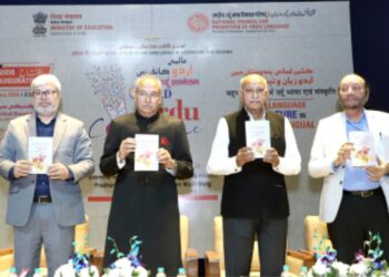 اردو ہماری شناخت ہے، اس کے بغیر ہندوستان کمزور ہو جائے گا: ایم جے۔اکبر