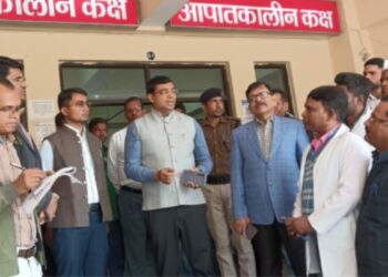 ڈی ایم کندن کمار نے اچانک معائنہ کے دوران صدر اسپتال کے انتظامات سے خوشی کا اظہار کیا