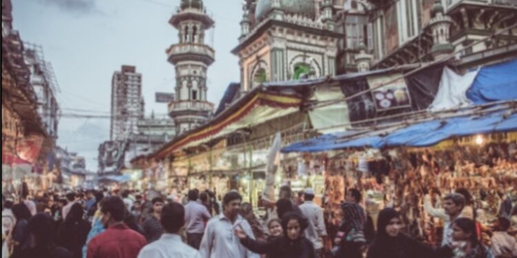 ماہِ رمضان کی آمد پر عروس البلاد ممبئی روحانیت میں نہا گئی