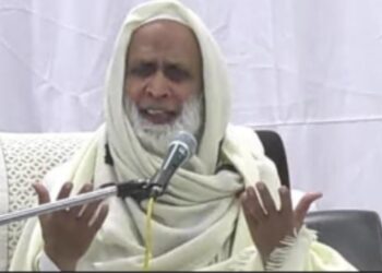 آٹھ طالب علموں نے ایک نشست میں قرآن کریم سنانے کی سعادت حاصل کی