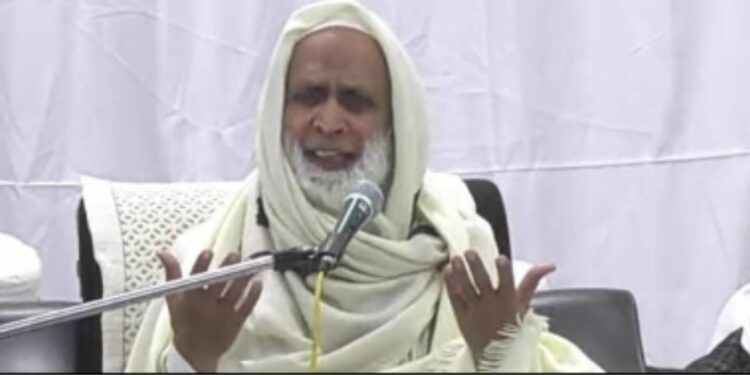 آٹھ طالب علموں نے ایک نشست میں قرآن کریم سنانے کی سعادت حاصل کی