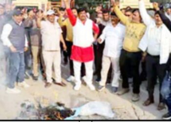 50سال کی عمر میں اسا تذہ کو دوبارہ امتحان دینے پر مجبور کرنا ناانصا فی ہے