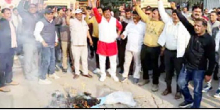 50سال کی عمر میں اسا تذہ کو دوبارہ امتحان دینے پر مجبور کرنا ناانصا فی ہے