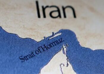 امریکی فوج کا آبنائے ہرمز کے قریب ایرانی میزائل ٹھکانوں کو نشانہ بنانے کا دعویٰ