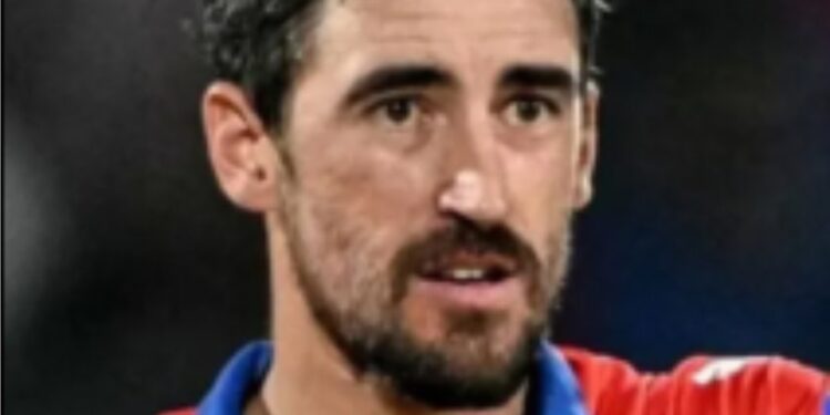 اسٹارک نے شروع کی گیندبازی، اکشر کو کرکٹ آسٹریلیا سے جلد اجازت ملنے کی امید